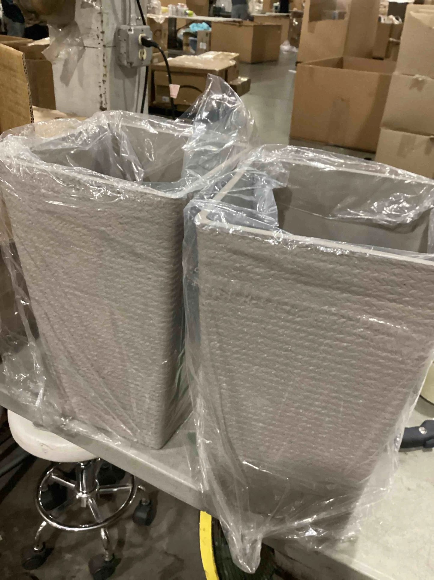 Light Grey Plastic Resin 2 Pcs Pack Heavy Duty Plastic Resin 17 Inches Tall Tapered Planter Pots Large Square Planter Flower Pot with Drainage Holes for Indoor Outdoor Deck Porch Garden Home Patio Front Door (Light grey, S), Good Condition condition - View 2