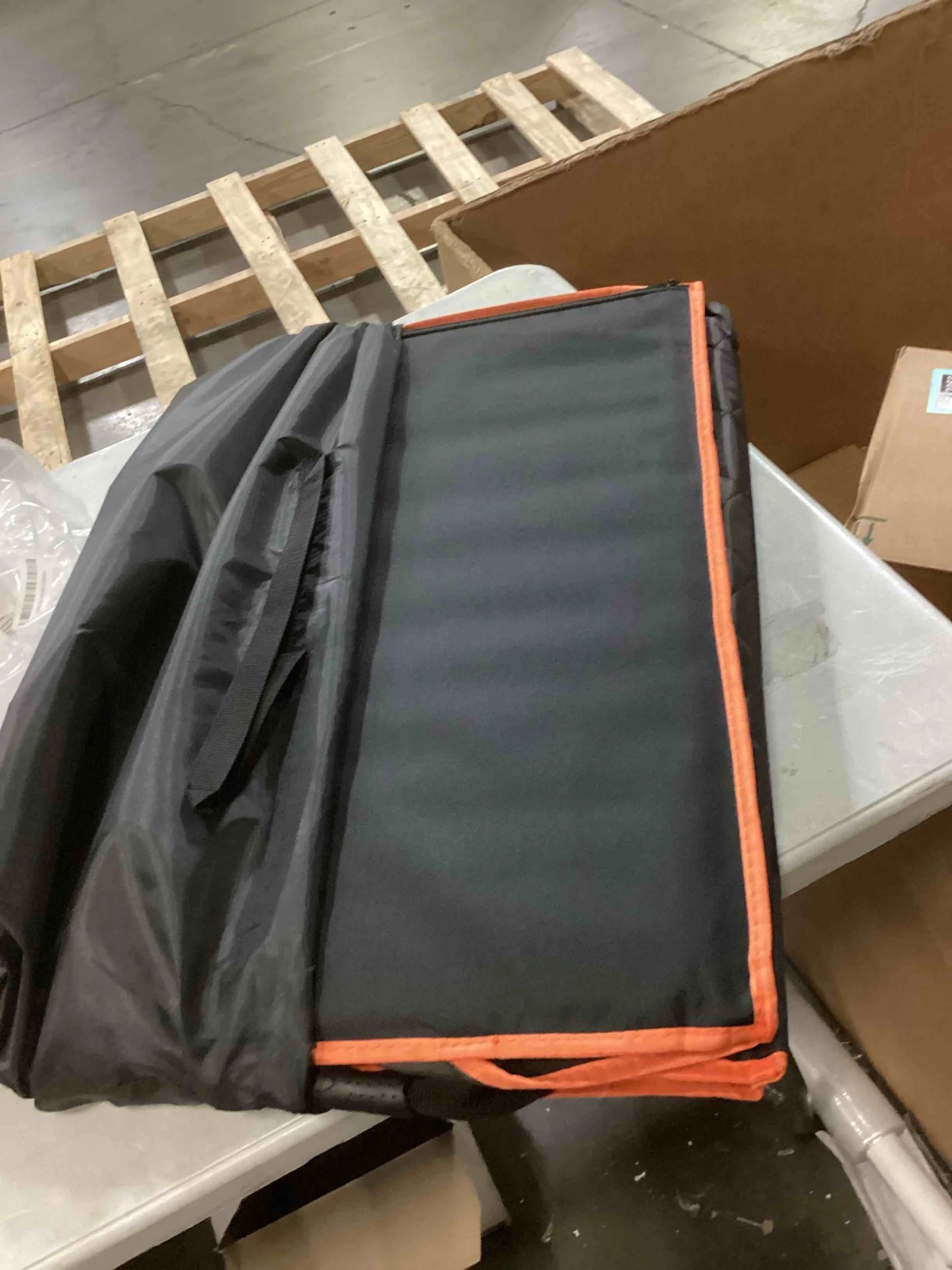 product Waterproof fabric Back Seat Extender for Dogs,Holds 420lbs,Waterproof Dog Car Seat Cover for Back Seat with Hard Bottom,2025 Upgraded Material Dog Hammock for Car,Easy to Use and Clean, Good Condition condition - View 2