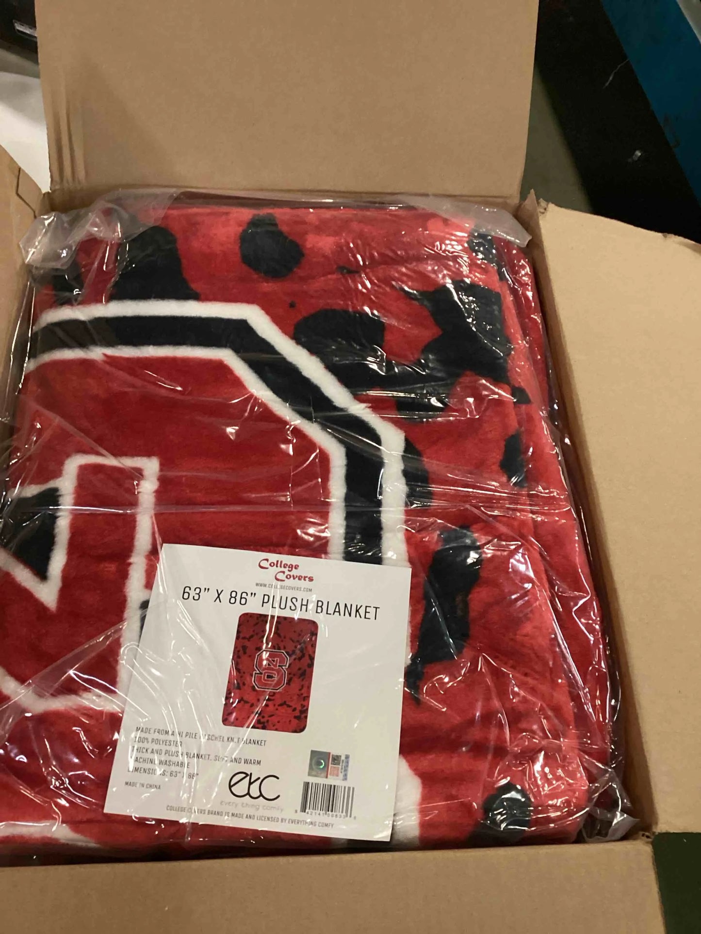 NC State Wolfpack Soft and Warm Huge Raschel Throw Blanket - View 2