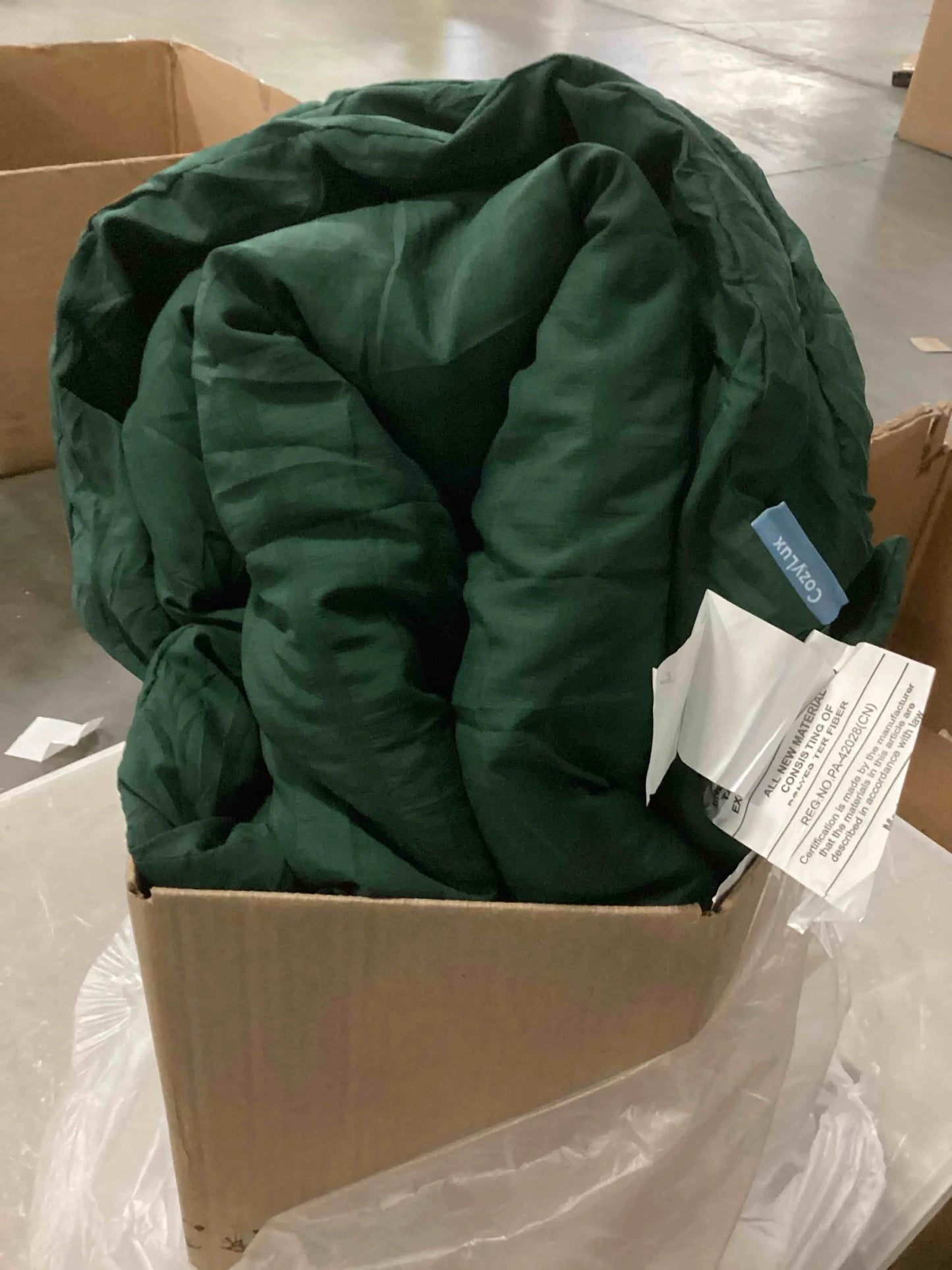 Emerald Green Seersucker Fabric CozyLux Full Seersucker Comforter Set with Emerald Green Bed in a Bag 7-Piece All Season Bedding Set with Comforter, Pillow Sham, Flat Sheet, Fitted Sheet, Pillowcase, Good Condition condition - View 2