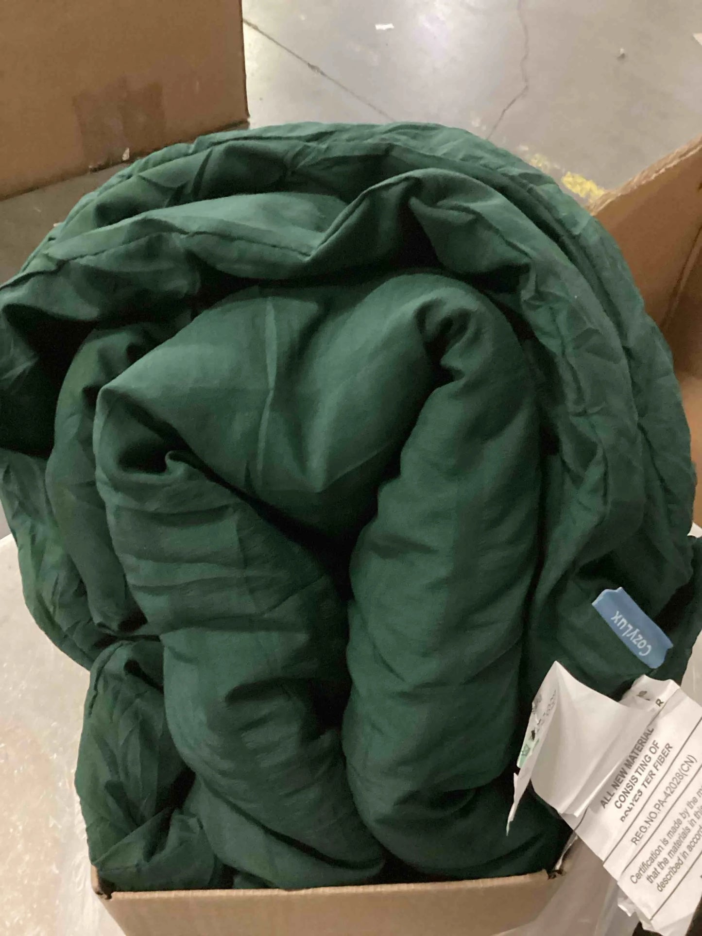 Emerald Green Seersucker Fabric CozyLux Full Seersucker Comforter Set with Emerald Green Bed in a Bag 7-Piece All Season Bedding Set with Comforter, Pillow Sham, Flat Sheet, Fitted Sheet, Pillowcase, Good Condition condition - View 3