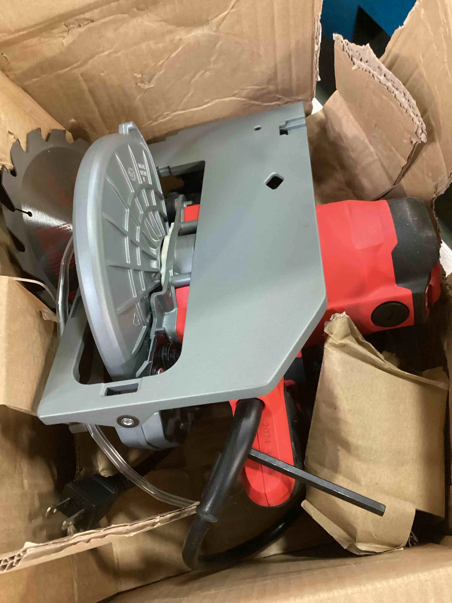 product Metal, Plastic CRAFTSMAN Circular Saw, 7-1/4 inch, 15 Amp, Corded (CMES510), Good Condition condition - View 3