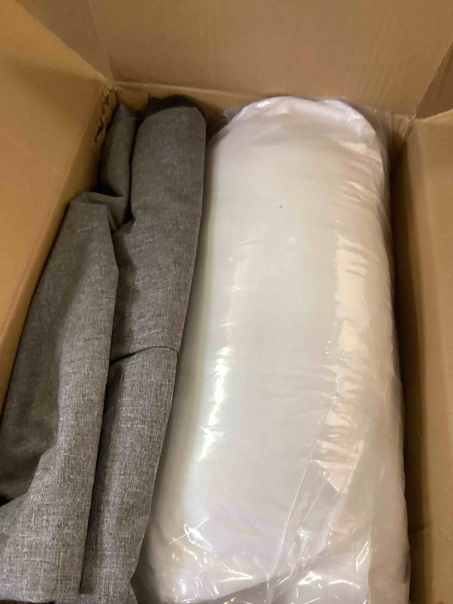 Gray N/A Dog Car Seat for Small/Medium Dogs.Water Repellent with Storage Pockets.Doubles as a Pet Travel Bed for Dogs Up to 40 lbs. Machine Washable Dog Carrier- Gray, Good Condition condition - View 2