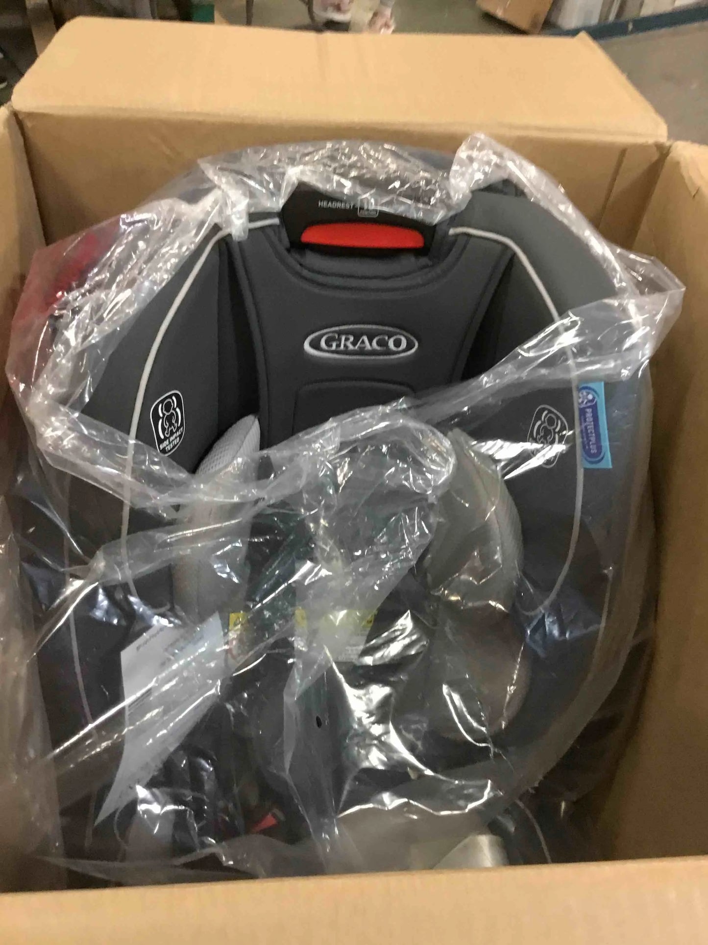 Redmond Fabric, Plastic Graco Slimfit 3 in 1 Convertible Car Seat Slim & Comfy Design Saves Space in Your Back Seat, Redmond, Good Condition condition - View 2