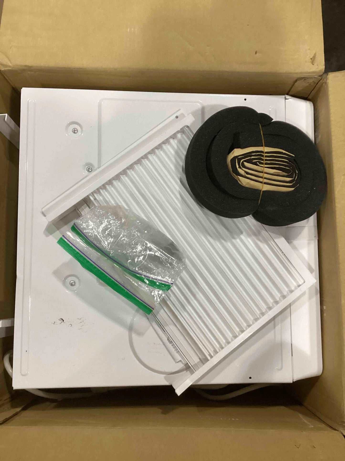 White Plastic, Metal Midea 5,000 BTU EasyCool Small Window Air Conditioner, Good Condition condition - View 3