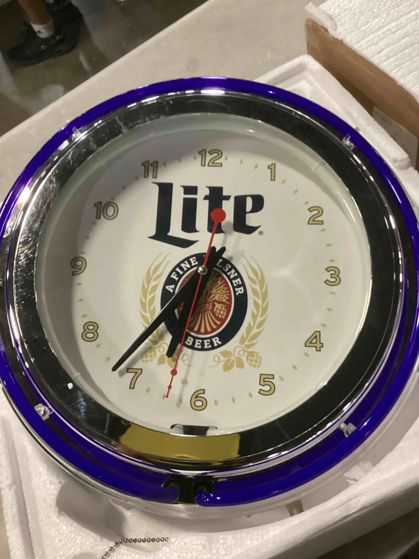 Red, White, Blue Plastic Miller Coors Beer Retro Neon Wall Clock, Good Condition condition - View 2