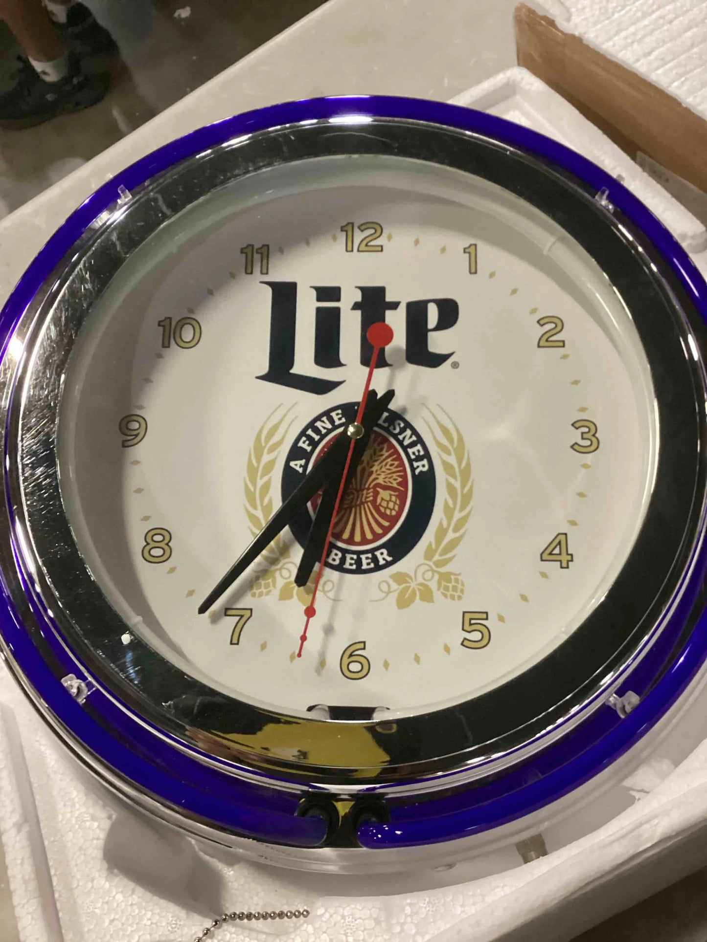 Red, White, Blue Plastic Miller Coors Beer Retro Neon Wall Clock, Good Condition condition - View 3