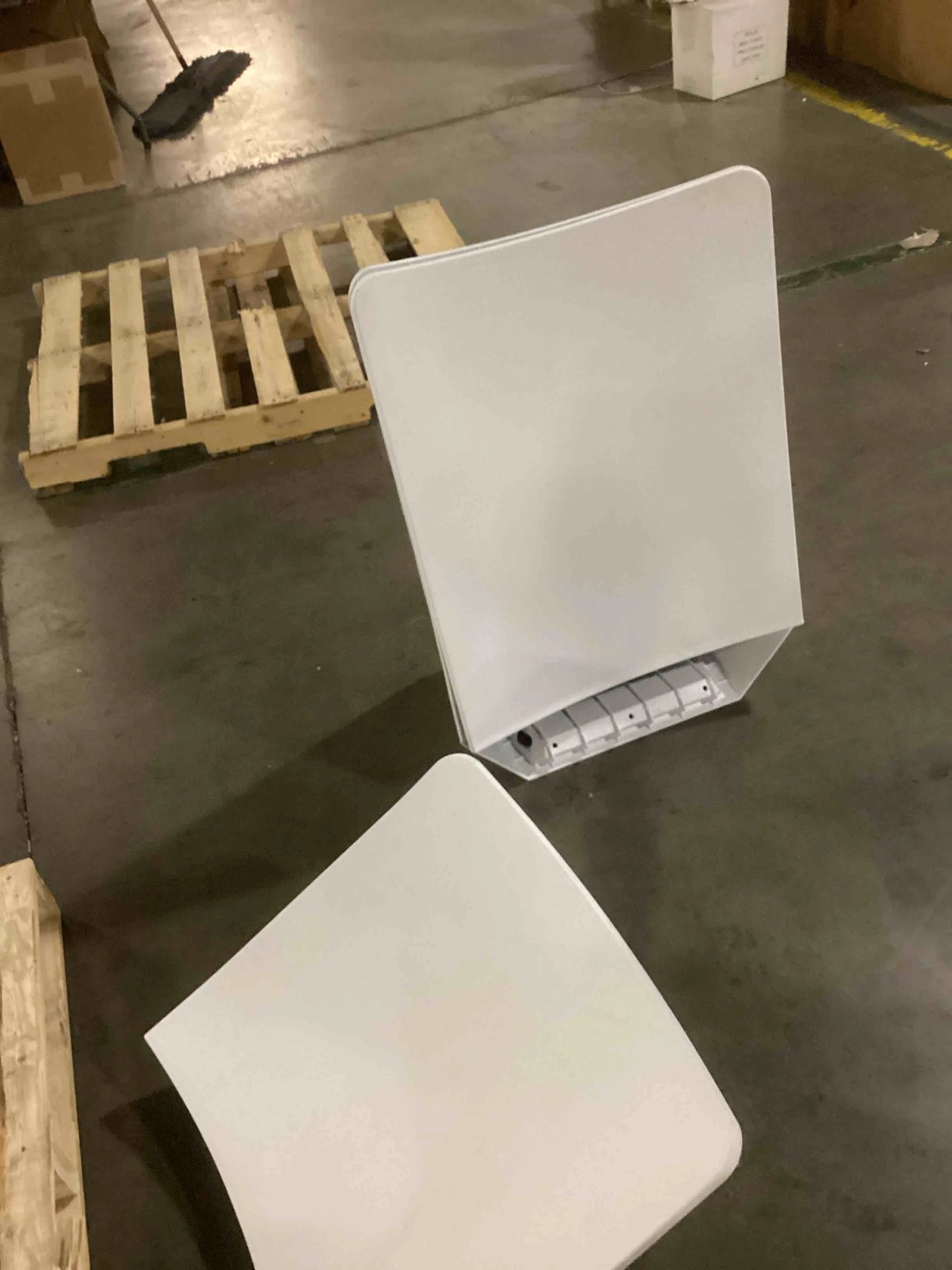 Step2 Vero Plastic Side Table - View 11