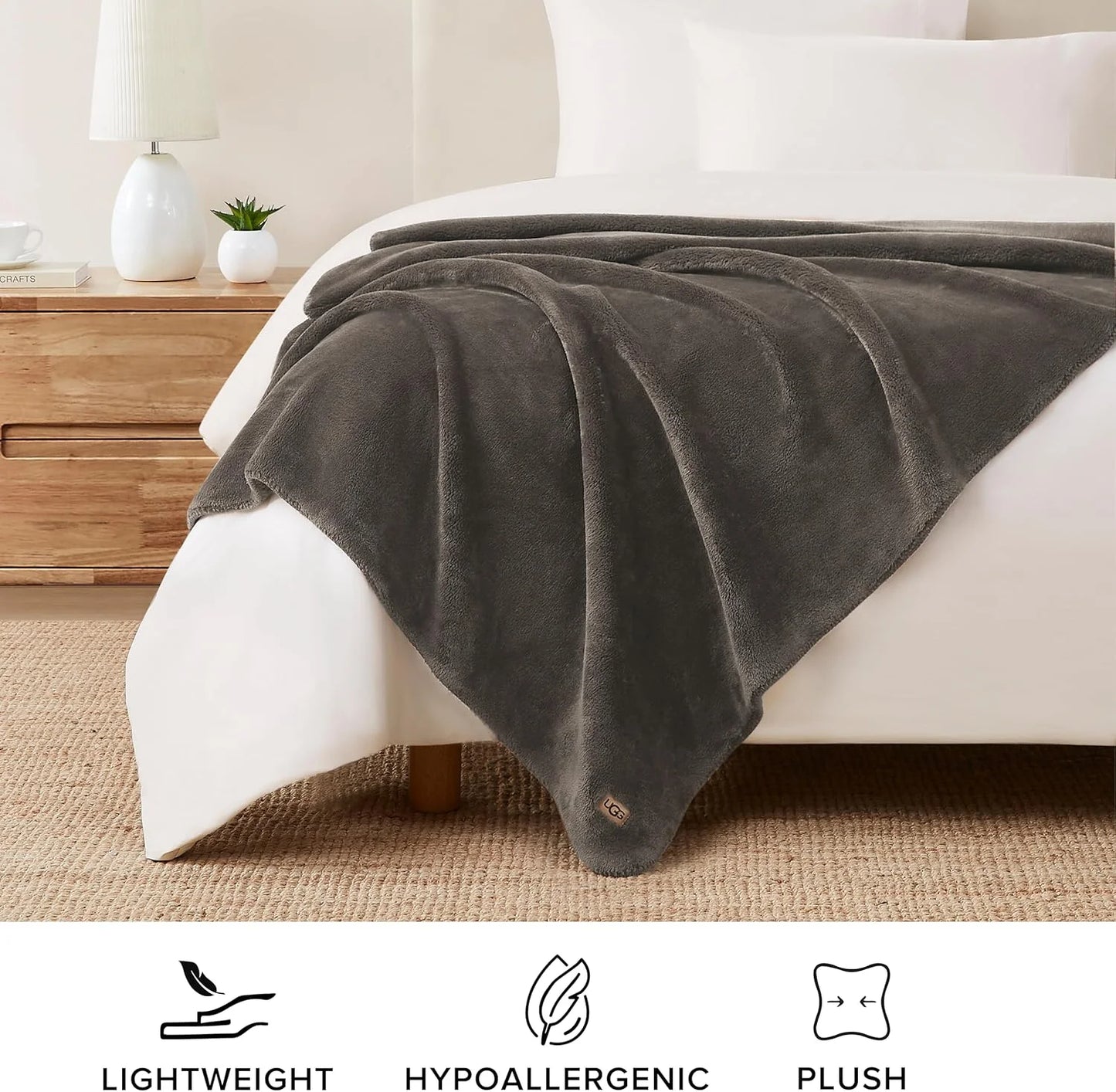 Light Fawn Throw Brown Plush Flannel UGG 18964 Whitecap Plush Flannel Oversized Reversible Fleece Throw Blanket Comfortable Lightweight Decor Hotel Style Luxurious Machine Easy Care Washable Blankets, 50 x 70-Inch, Light Fawn Throw Brown, Good Condition condition - View 5