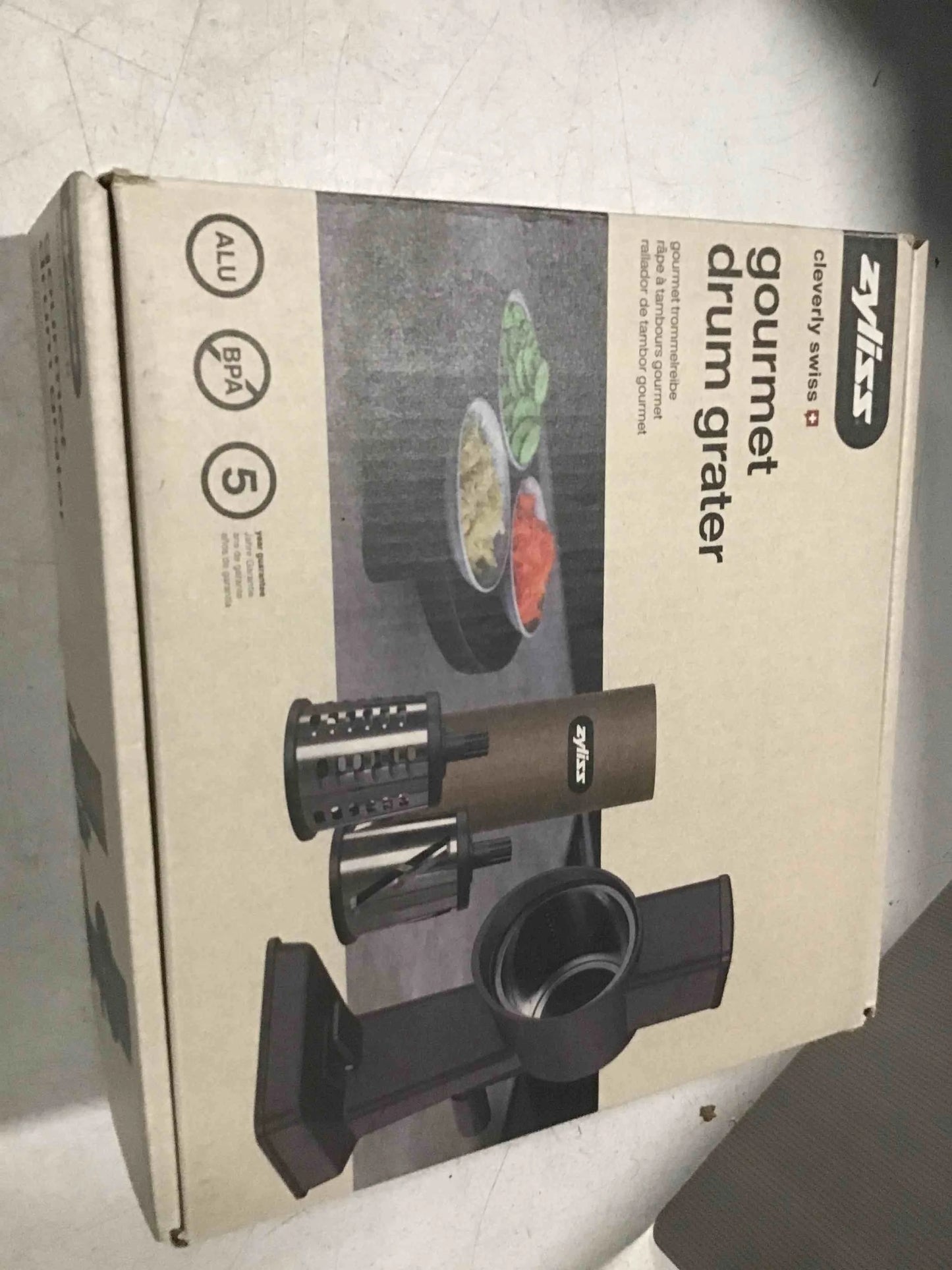 Silver Aluminium Zyliss Rotary Cheese Grater, Aluminium, 3 Steel Drum Blades, Cheese, Vegetable, Chocolate, Nut, Fruit Grater with Handle, Non-Slip Suction Foot and Table Clamp, 5 Year Guarantee, Good Condition condition - View 3