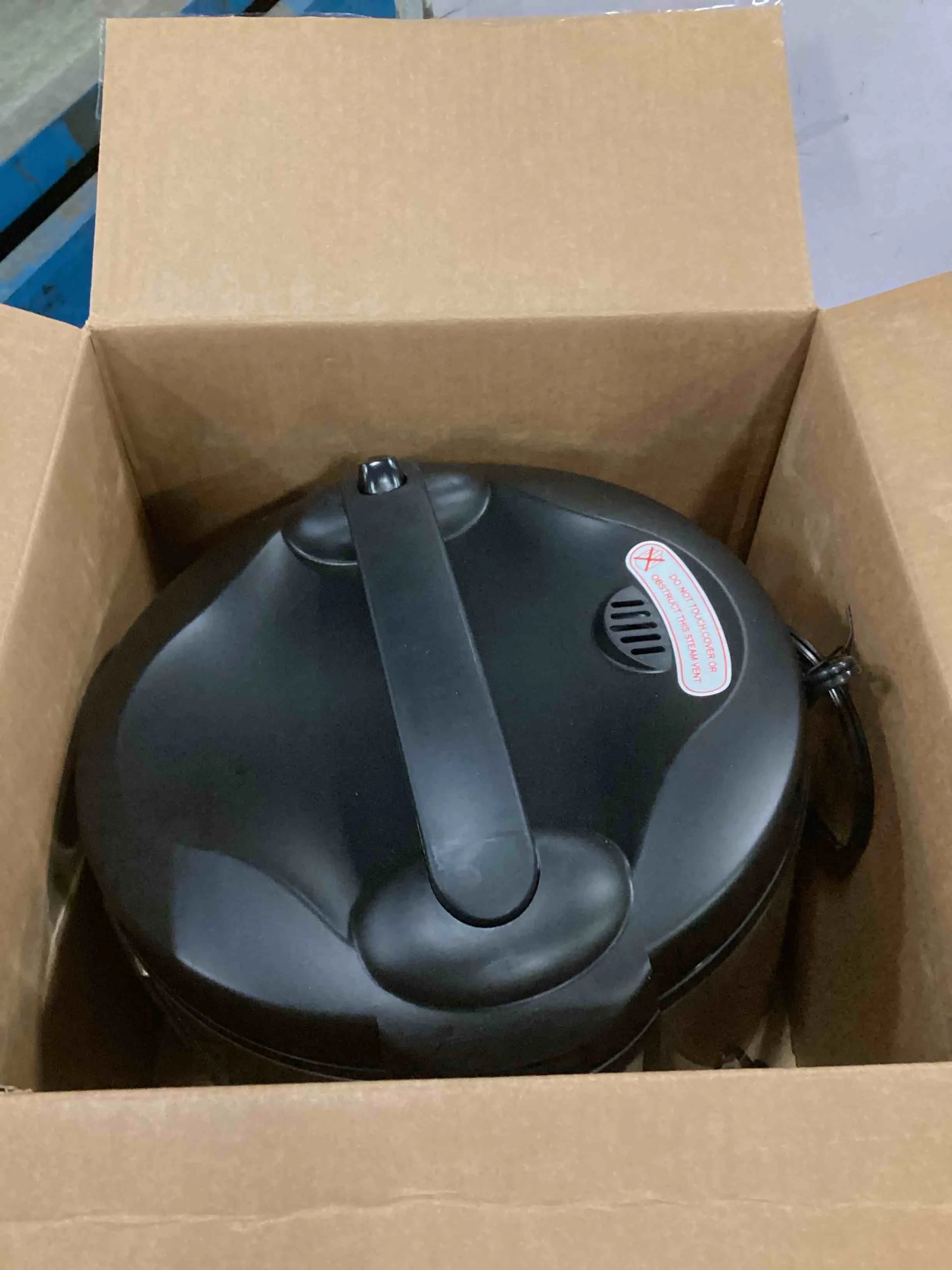 COMFEE' 5.2Qt Multi Cooker - Black and Silver - View 2
