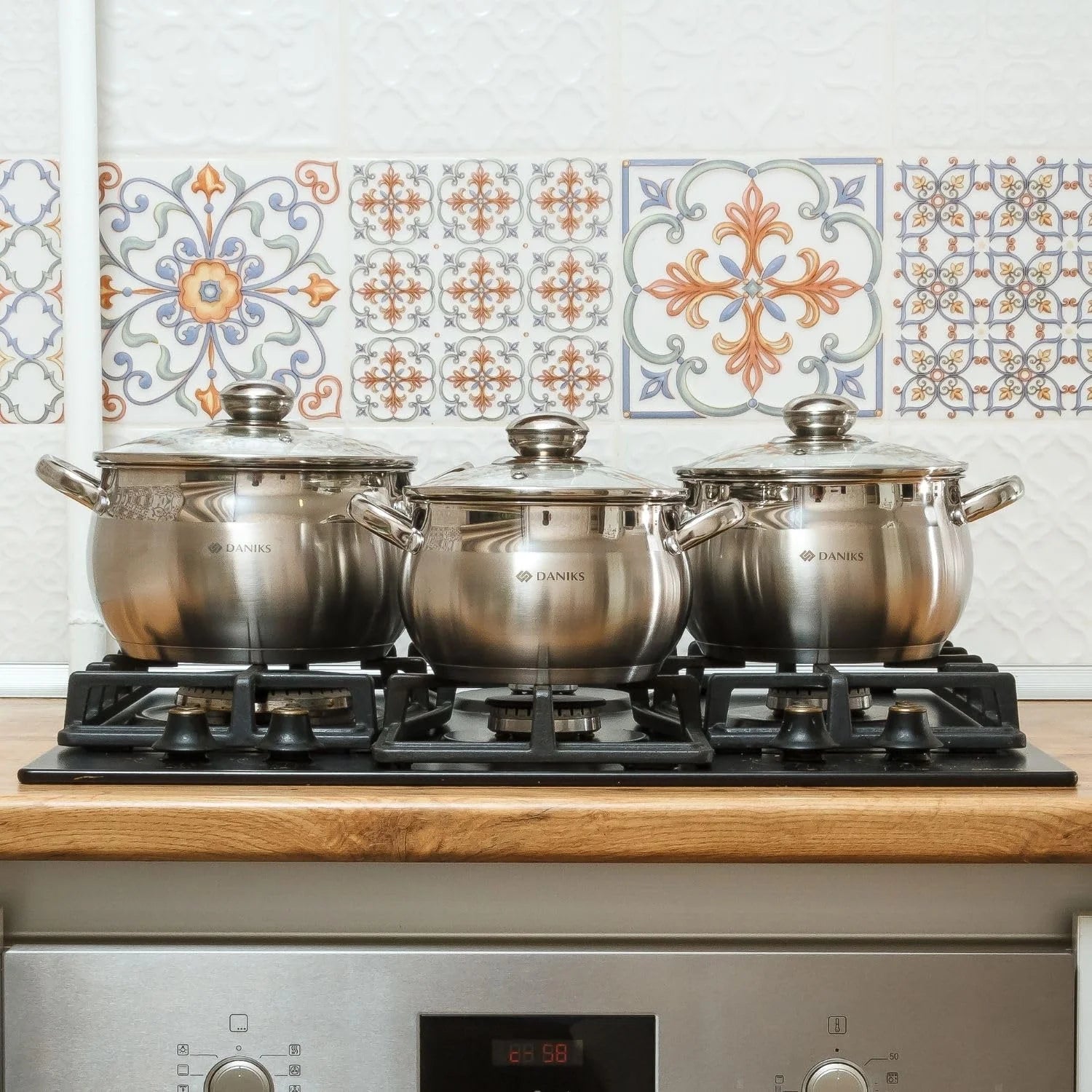 Silver Stainless Steel Daniks Classic Stainless Steel Kitchen Induction Pot Cookware Set | 6-Piece | Dishwasher Safe Pots with Lid | 2 Quart + 3 Quart + 4 Quart | Measuring Scale | Silver, Good Condition condition - View 9
